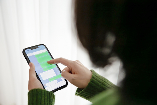 スマホに表示されるLINE画面