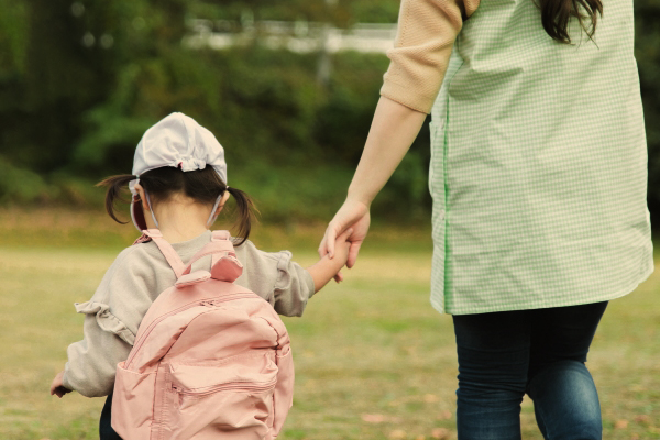 子の連れ去りイメージ画像