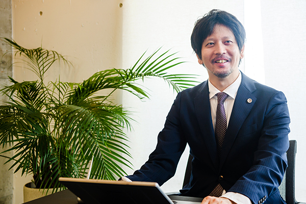 弁護士仲西孝浩