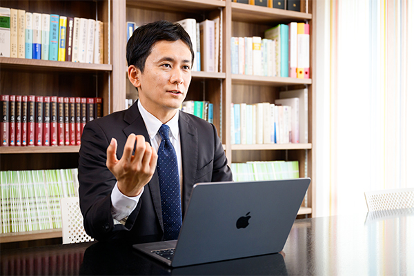 弁護士 川上光誠